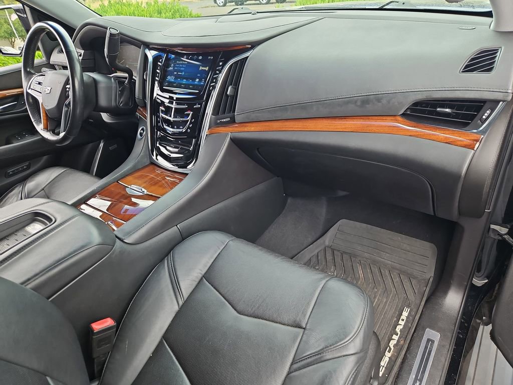Used 2015 Cadillac Escalade Premium AWD/4WD image 29