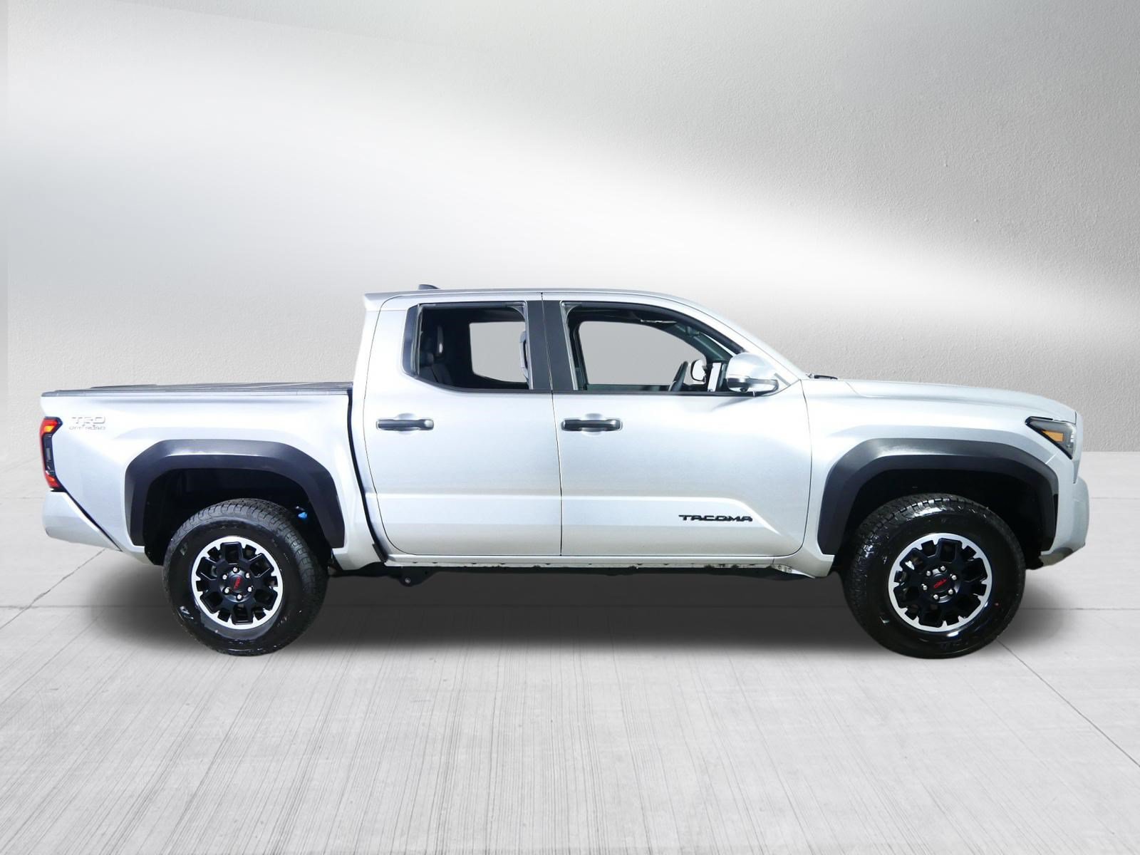 Used 2025 Toyota Tacoma TRD Off-Road w/ TRD Off Road Premium Package AWD/4WD image 8