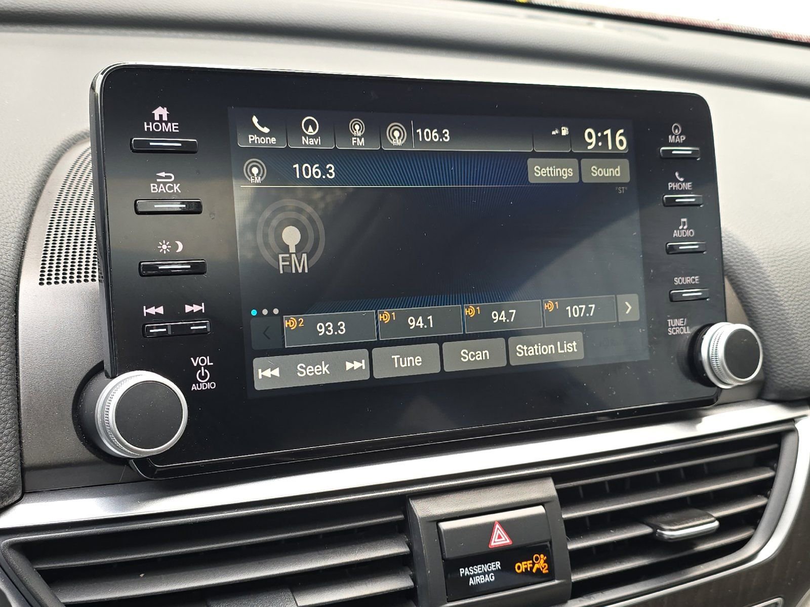Used 2018 Honda Accord Touring image 16