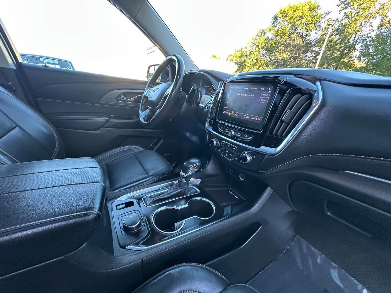 Used 2021 Chevrolet Traverse Premier image 28