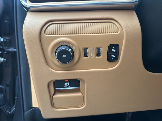 Used 2022 Jeep Grand Wagoneer Series III w/ Flexible Seating Group image 26