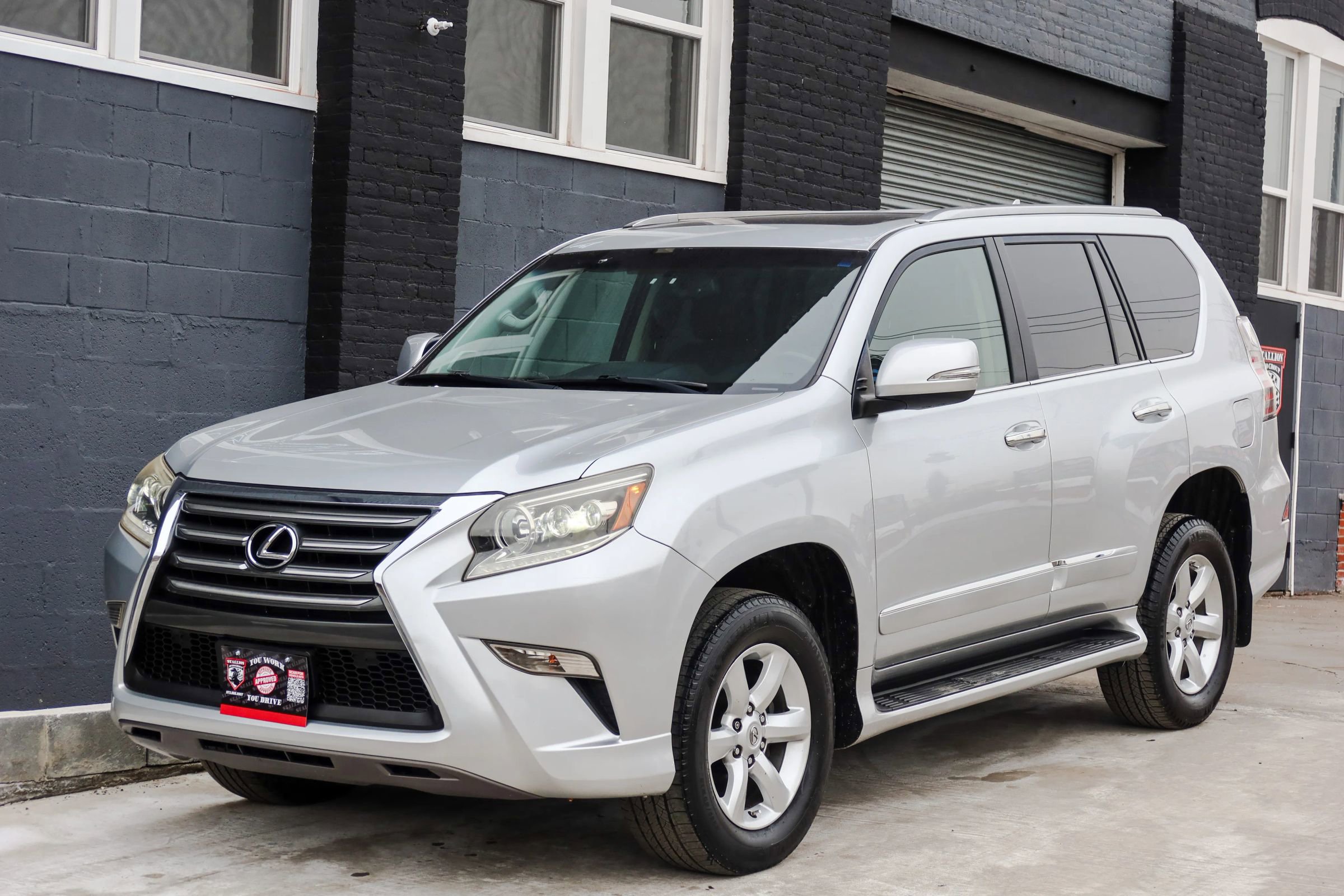 Used 2015 Lexus GX 460 image 3