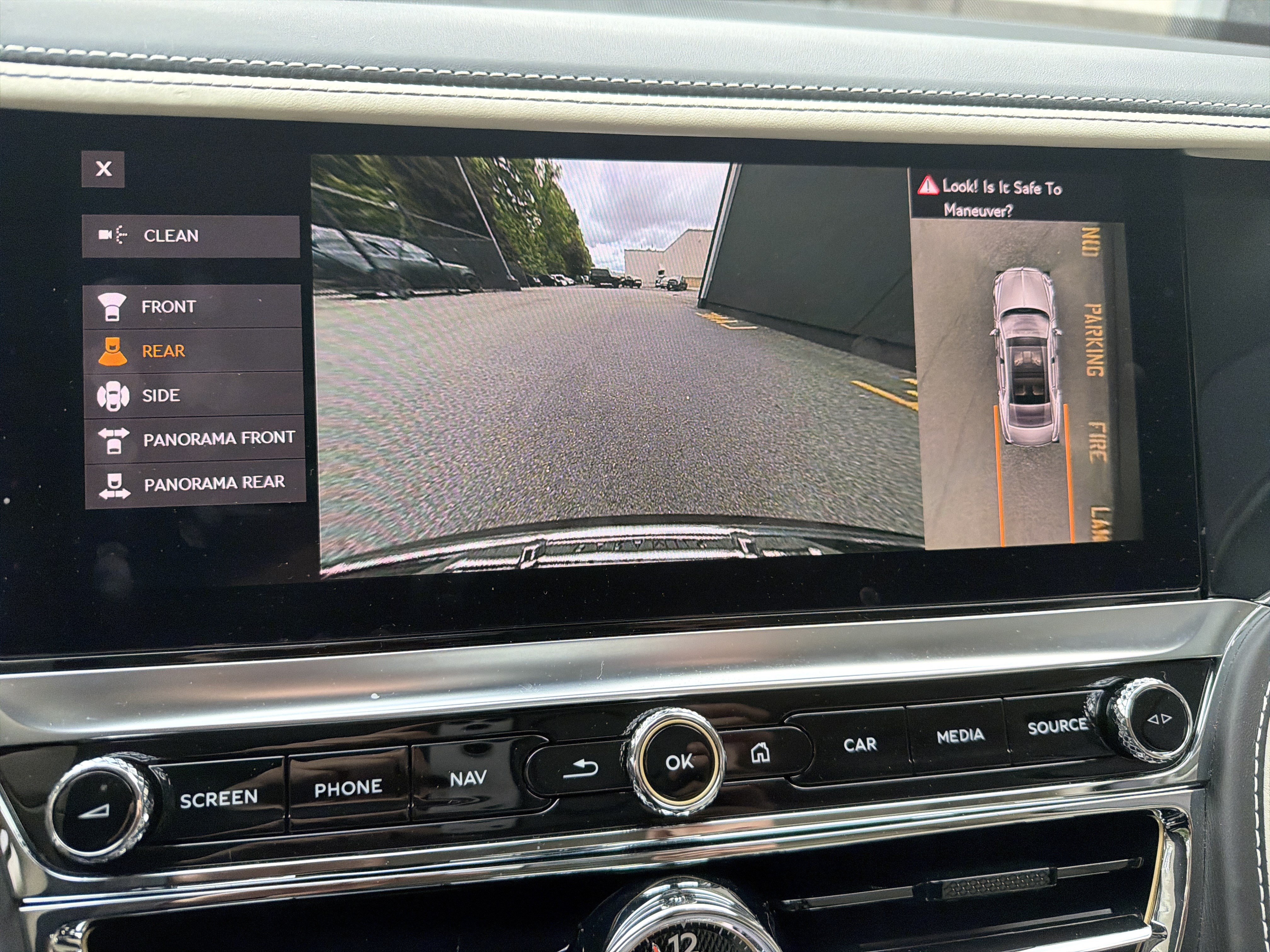 Used 2021 Bentley Flying Spur W12 AWD/4WD image 25