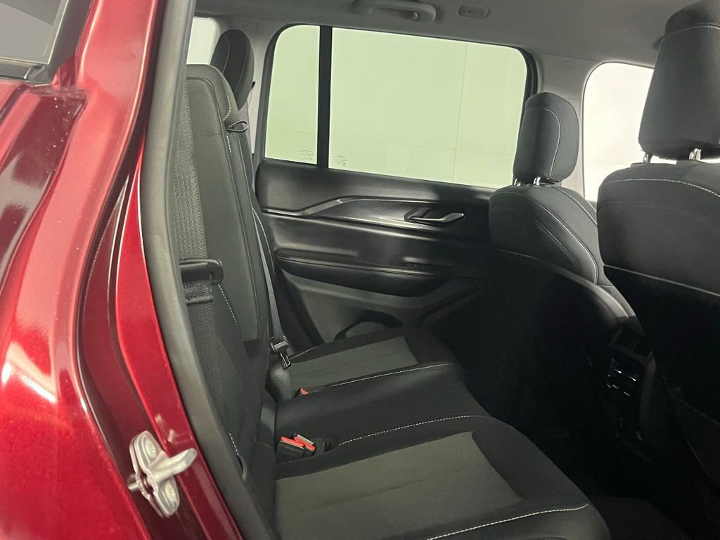 Used 2023 Jeep Grand Cherokee Laredo w/ Luxury Tech Group I image 28