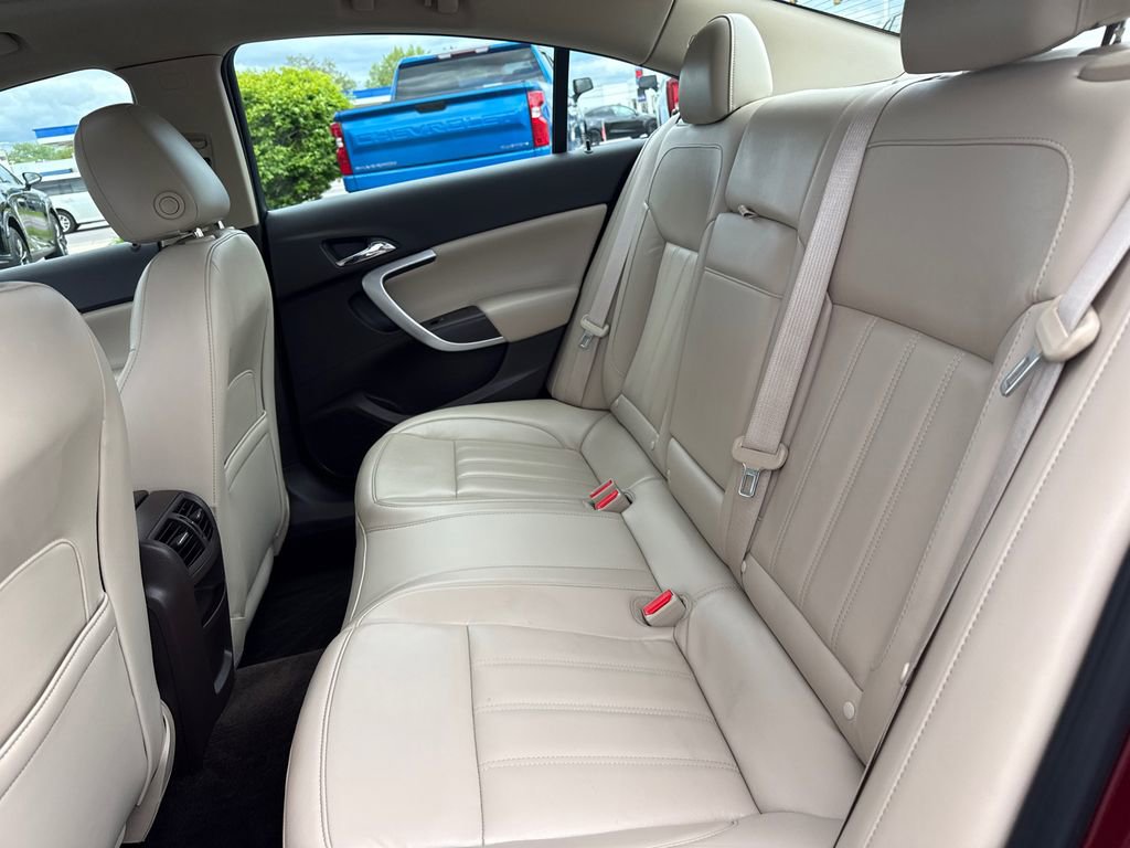 Used 2017 Buick Regal Sport Touring FWD image 32