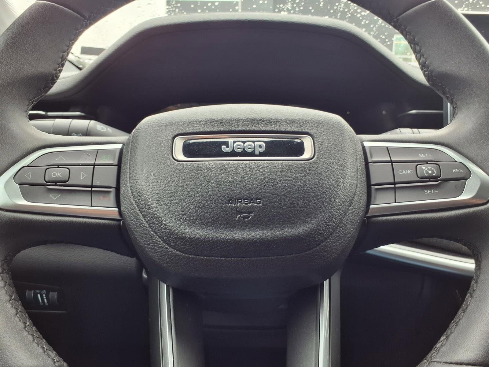 Used 2024 Jeep Compass Latitude image 13