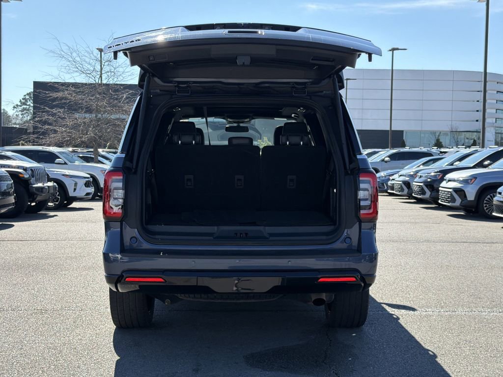 Used 2022 Ford Expedition Limited image 16