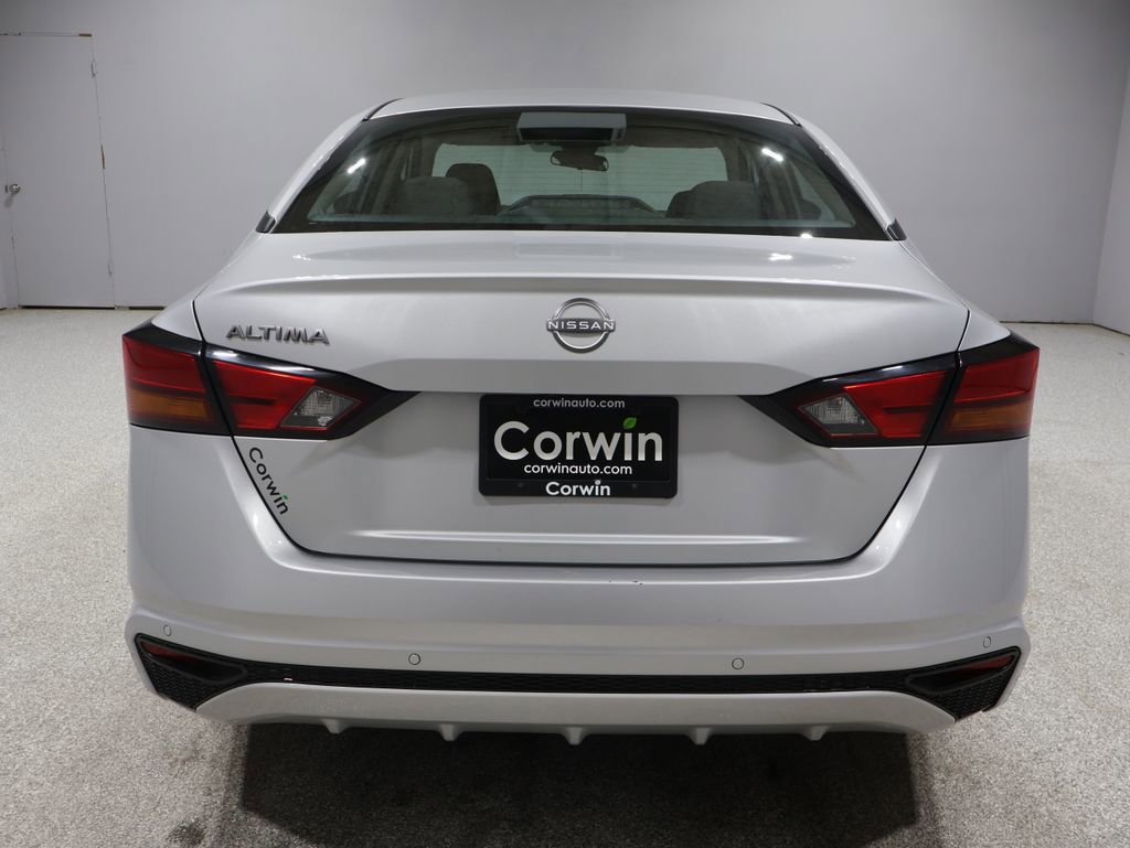 Used 2024 Nissan Altima 2.5 S image 3