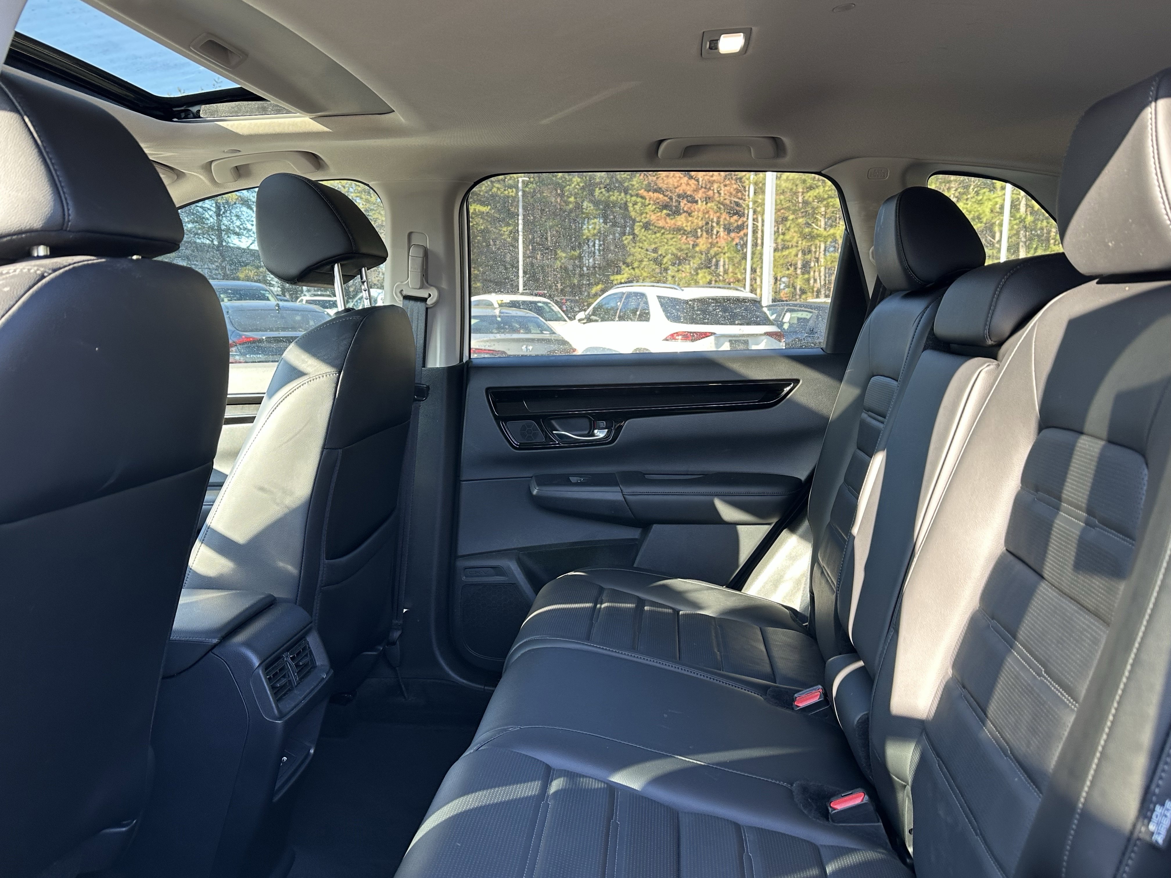 Used 2025 Honda CR-V EX-L image 9