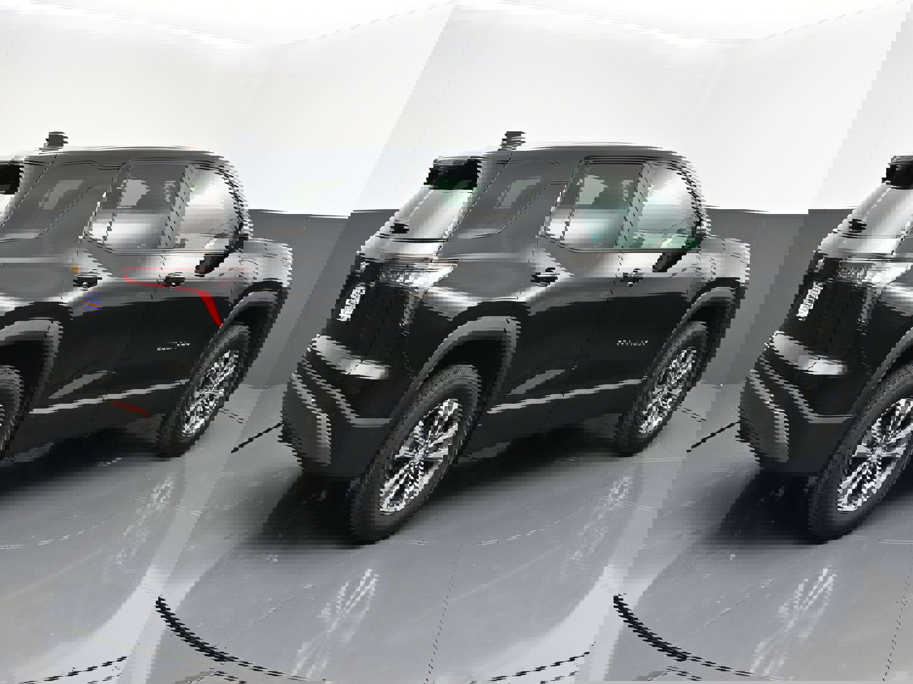 Used 2025 Chevrolet Equinox LT w/ Safety and Technology Package image 7