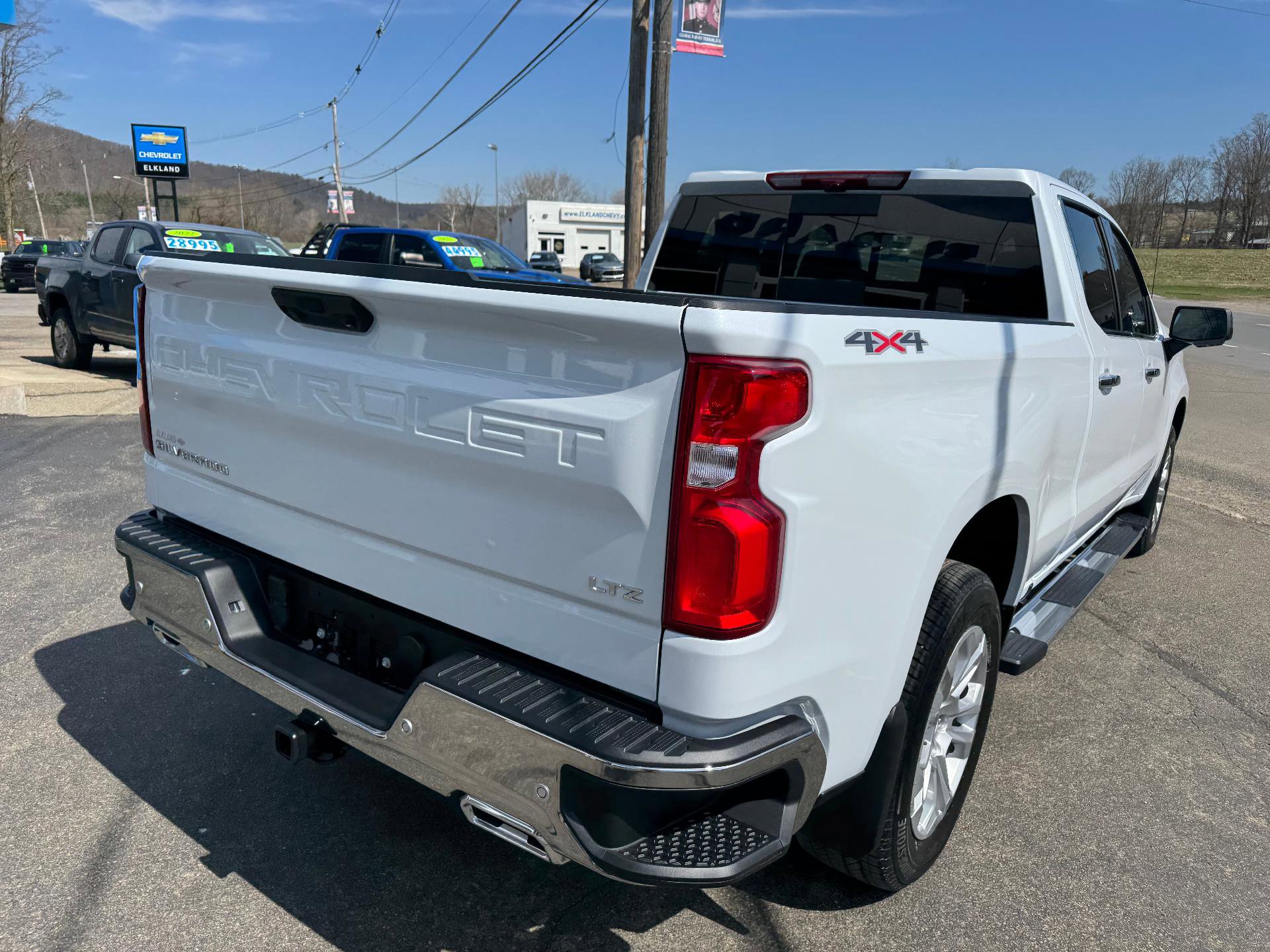 New 2026 Chevrolet Silverado 1500 LTZ w/ LTZ Premium Package AWD/4WD image 10