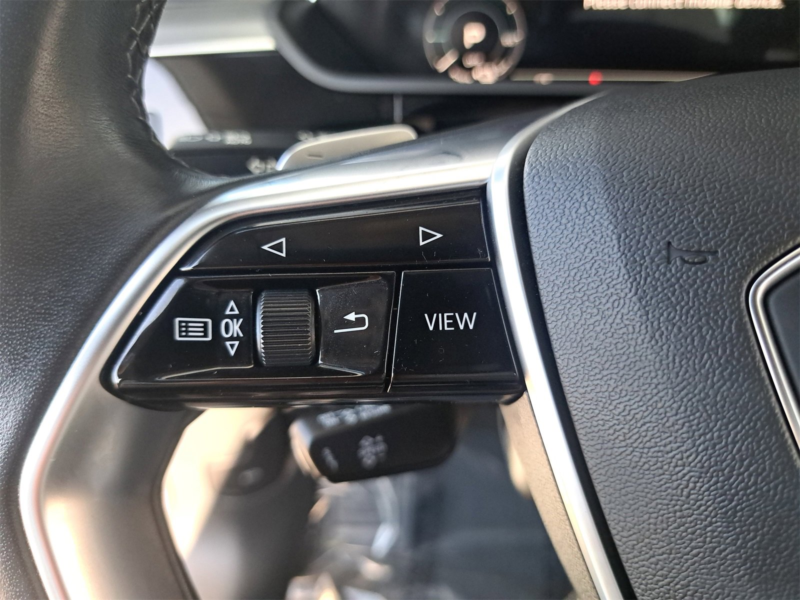 Used 2023 Audi e-tron Premium image 17