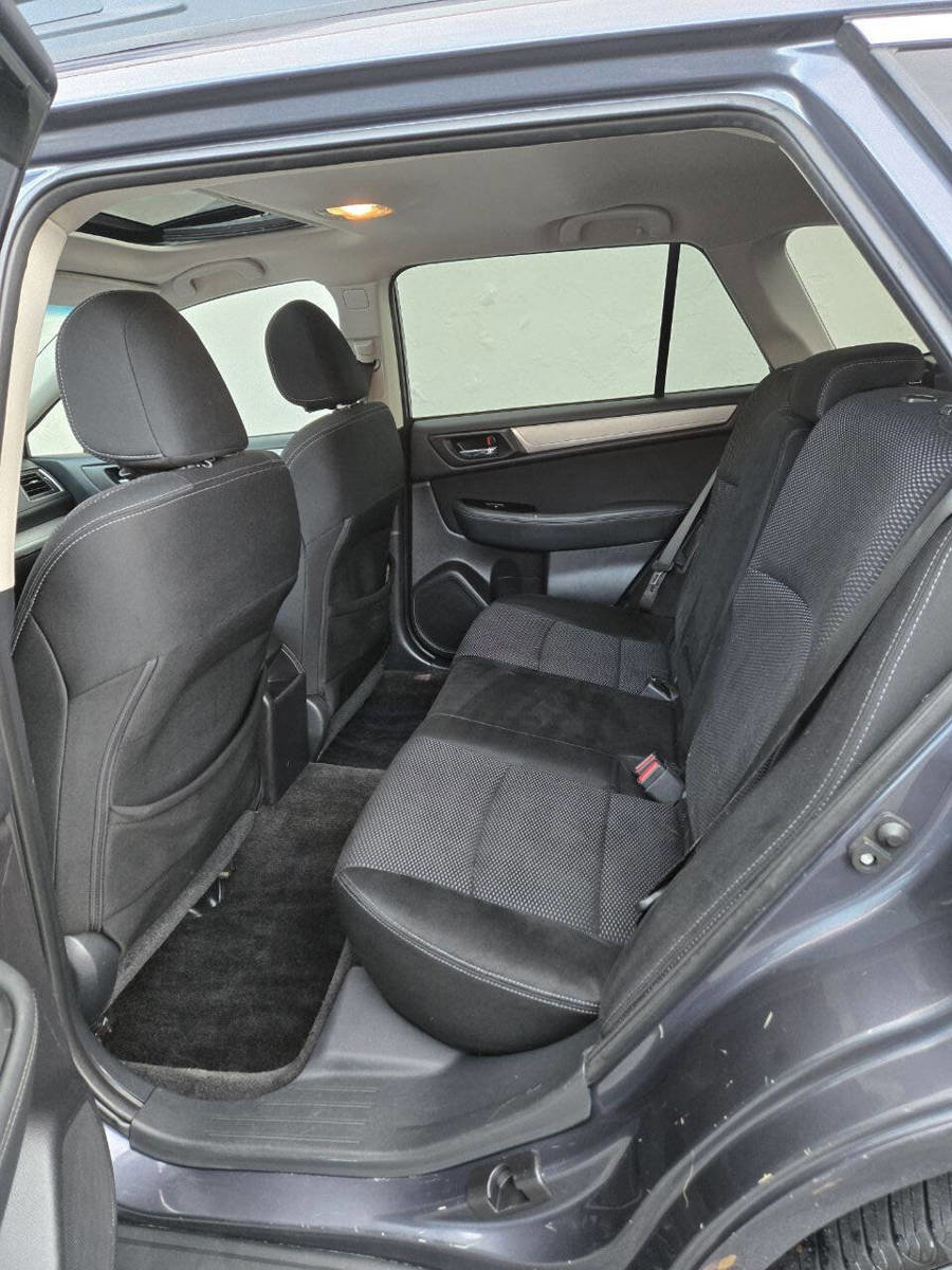 Used 2015 Subaru Outback 2.5i Premium image 11