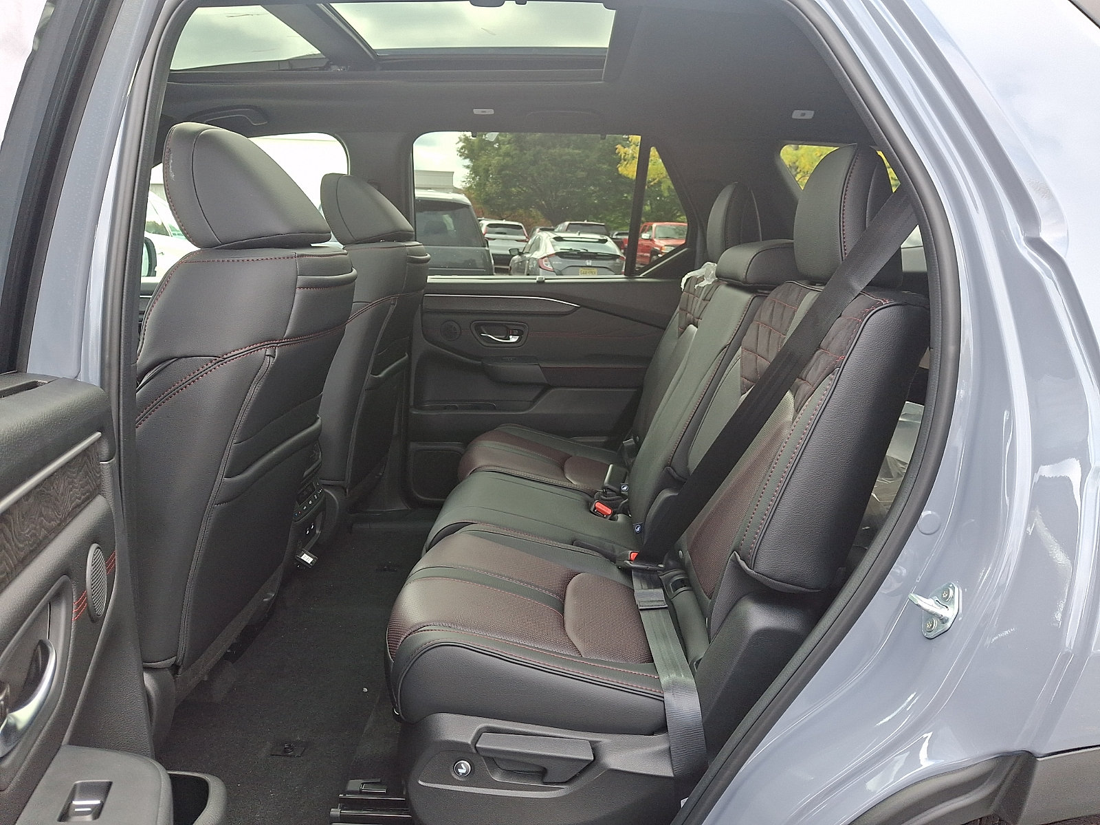 New 2026 Honda Pilot Black Edition image 5