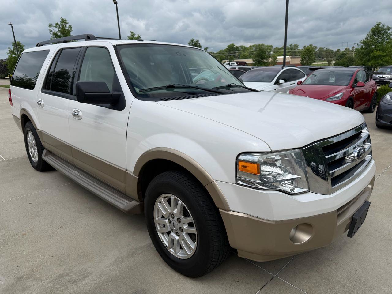 Used 2012 Ford Expedition EL XLT RWD image 3