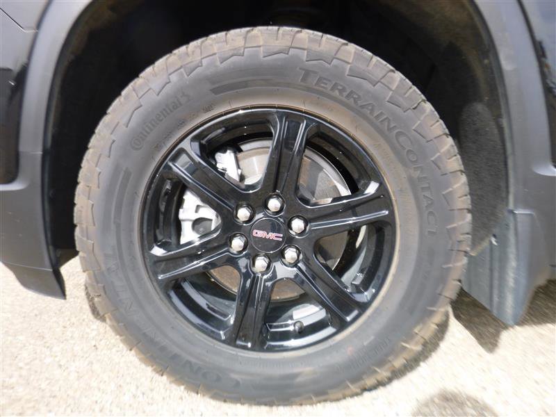 Used 2022 GMC Acadia AT4 w/ Technology Package AWD/4WD image 27
