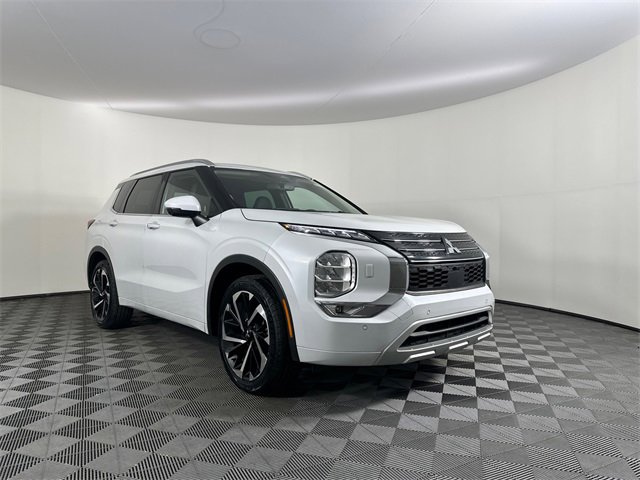 Used 2022 Mitsubishi Outlander SEL image 3