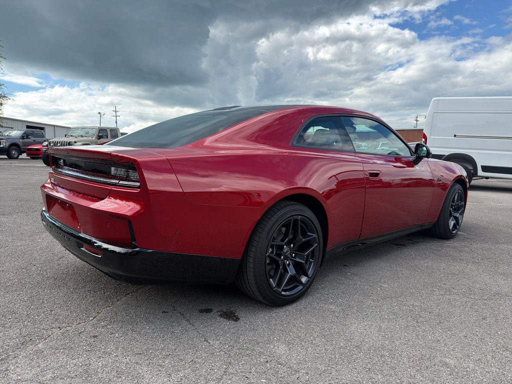Used 2024 Dodge Charger Daytona R/T w/ Plus Group AWD/4WD image 5
