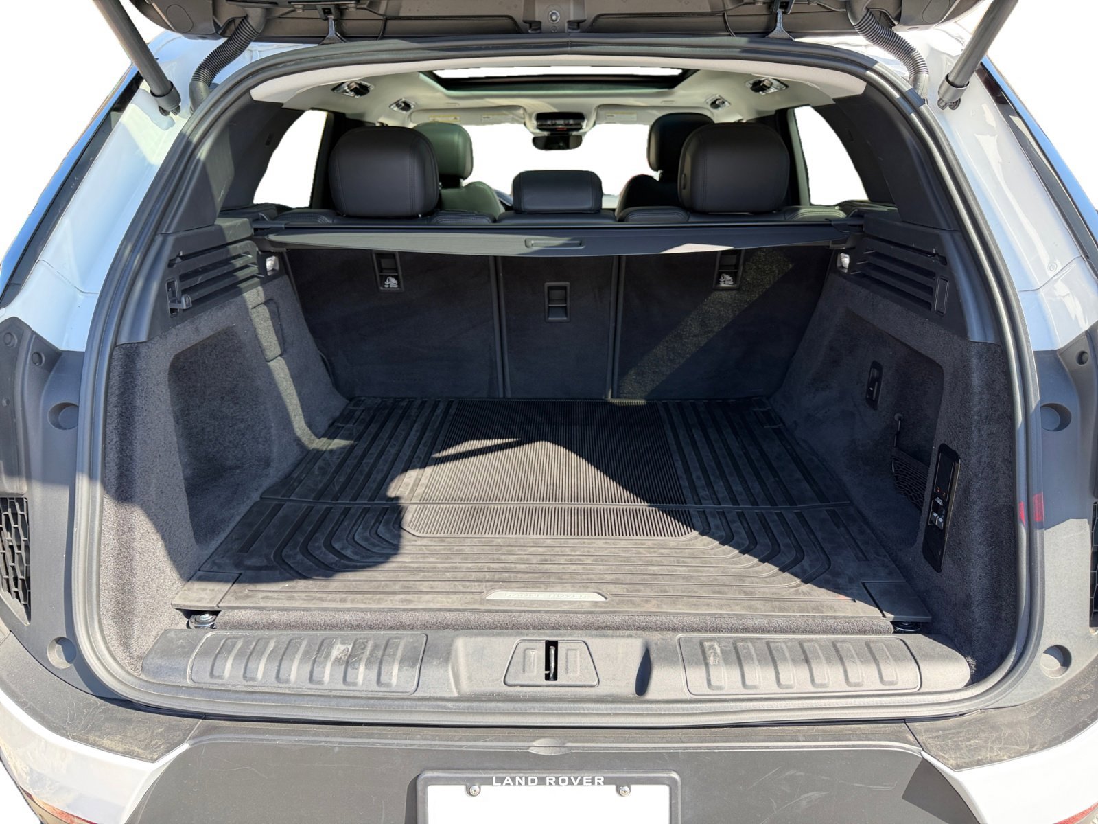 Used 2024 Land Rover Range Rover Sport SE image 25