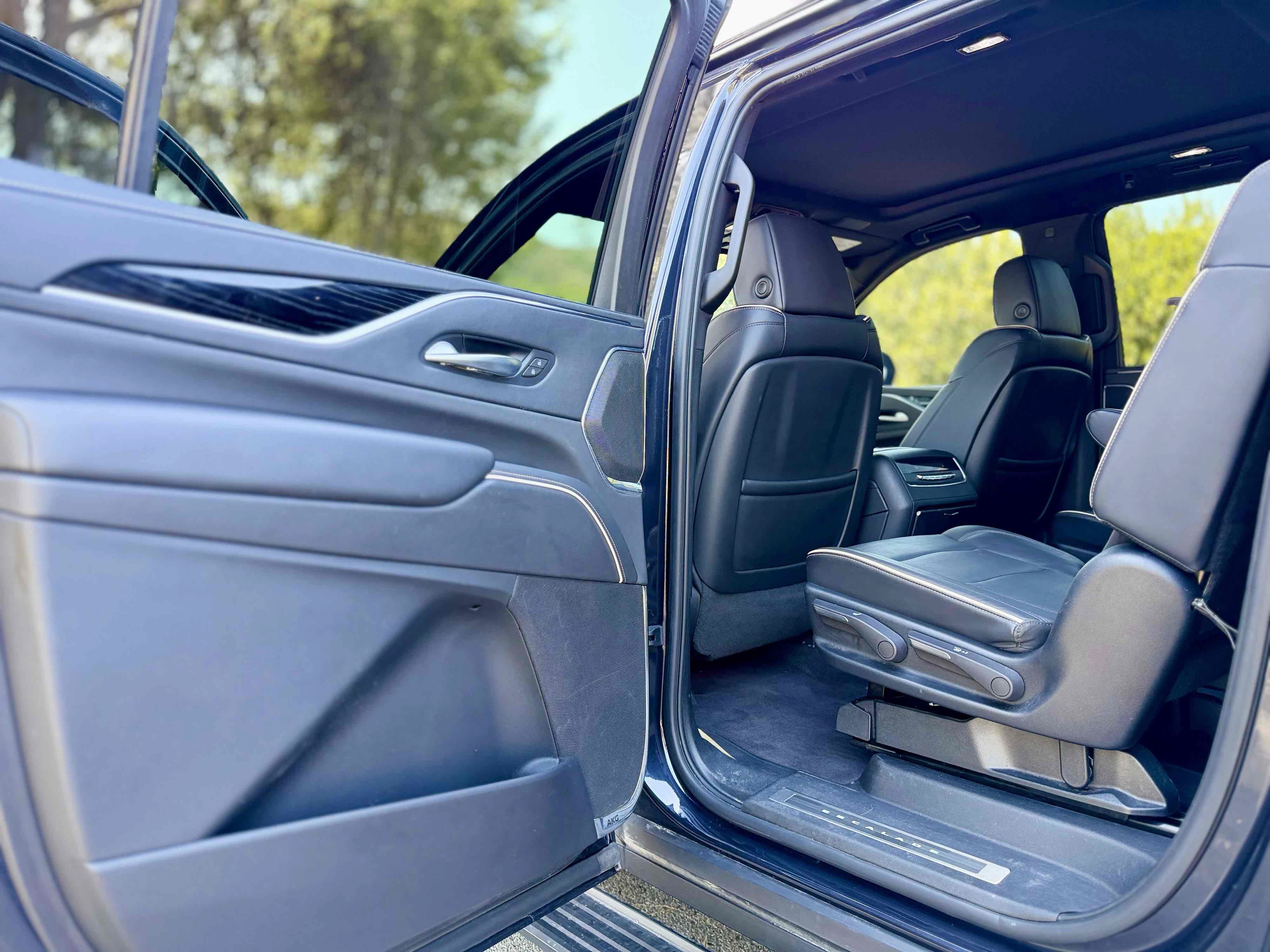 Used 2023 Cadillac Escalade ESV Sport w/ Touring Package AWD/4WD image 22