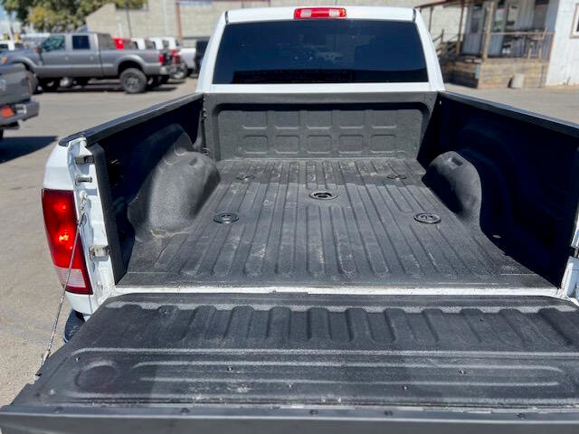 Used 2014 RAM 3500 Tradesman w/ Chrome Appearance Group AWD/4WD image 18