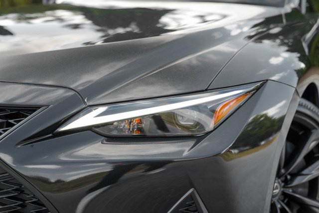 Used 2024 Lexus IS 300 F Sport RWD image 4