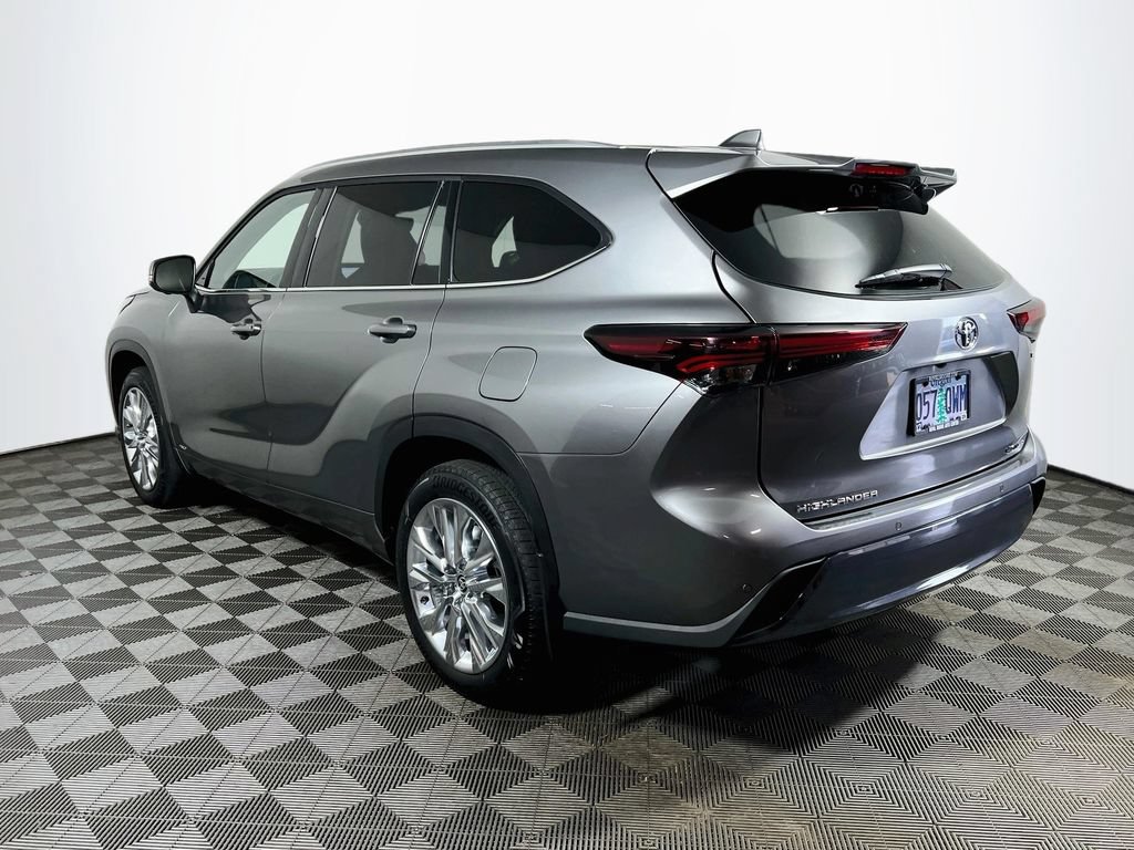 Certified 2026 Toyota Highlander Limited AWD/4WD image 5