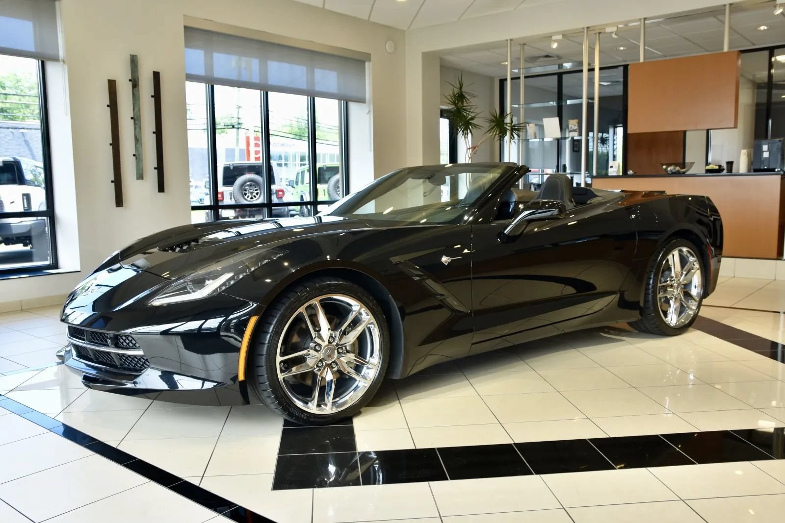 Used 2018 Chevrolet Corvette Stingray Convertible w/ 3LT Preferred Equipment Group RWD image 7