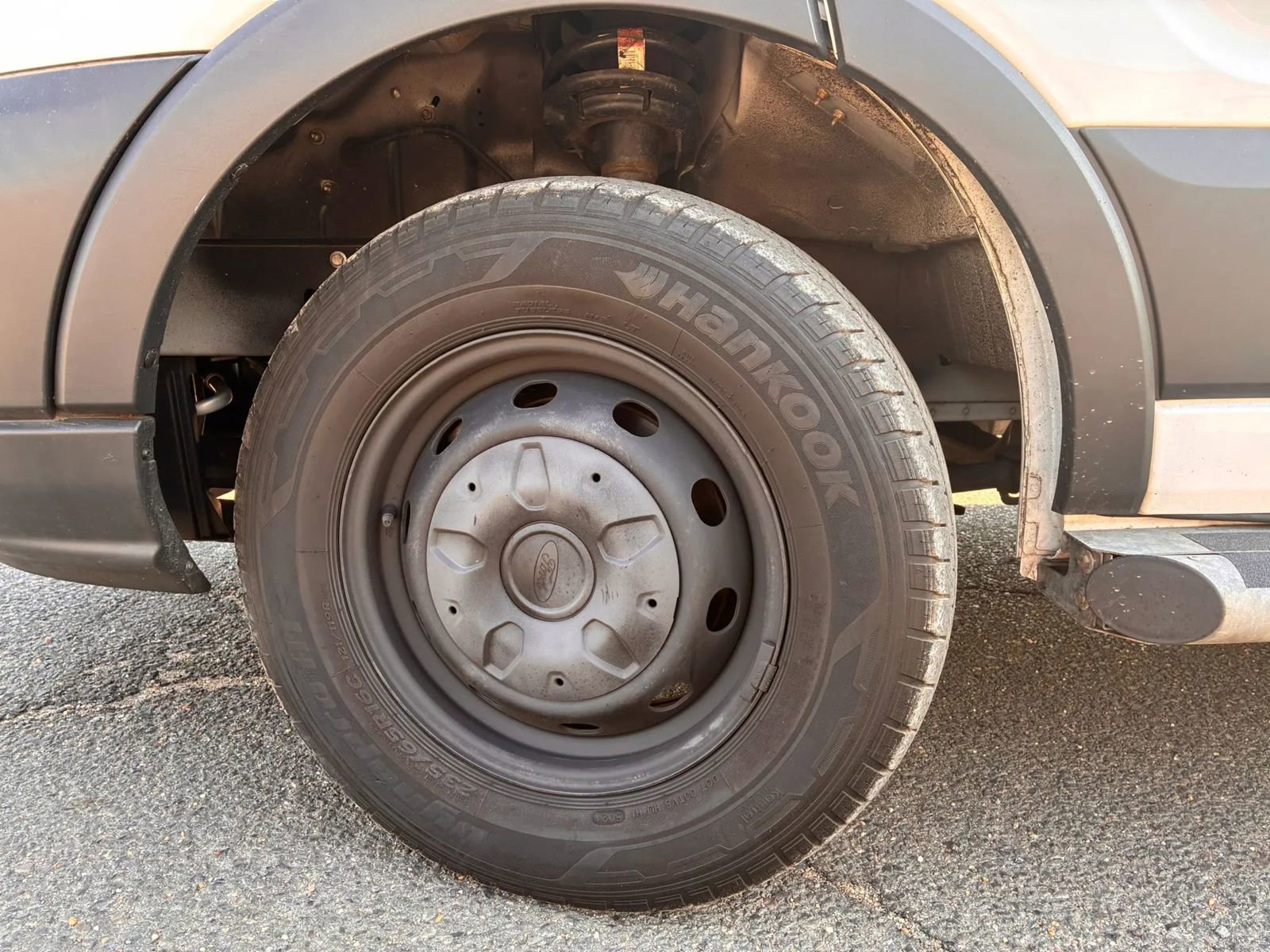 Used 2018 Ford Transit 250 130 Low Roof w/ Exterior Upgrade Package image 29