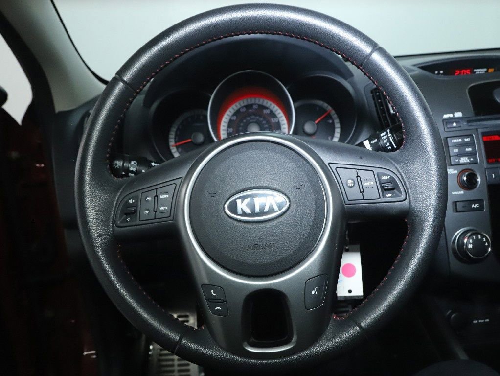 Used 2010 Kia Forte SX image 23