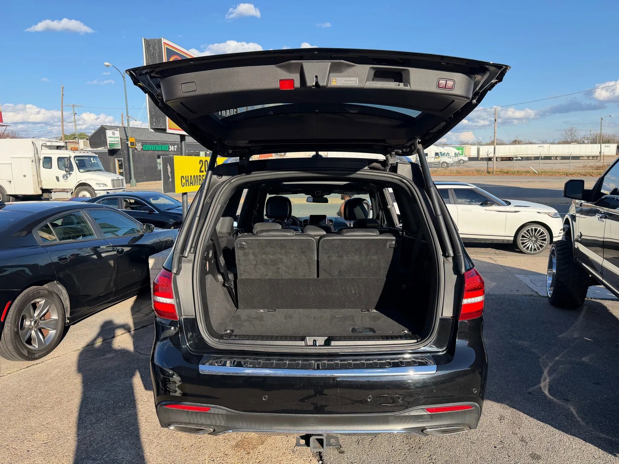 Used 2017 Mercedes-Benz GLS 550 4MATIC w/ Driver Assistance Package image 31