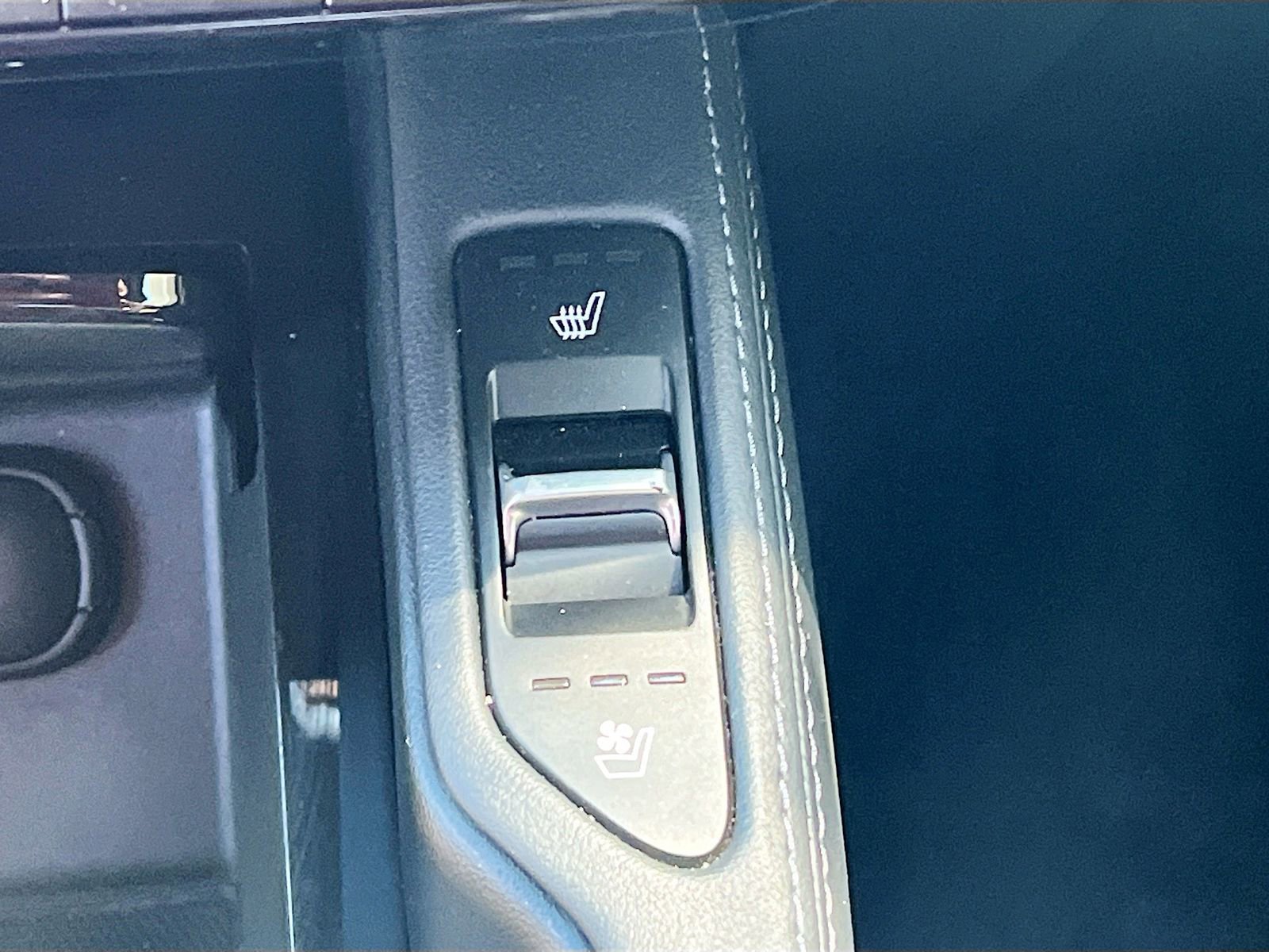 Used 2022 Kia Telluride SX w/ SX Prestige Package image 21