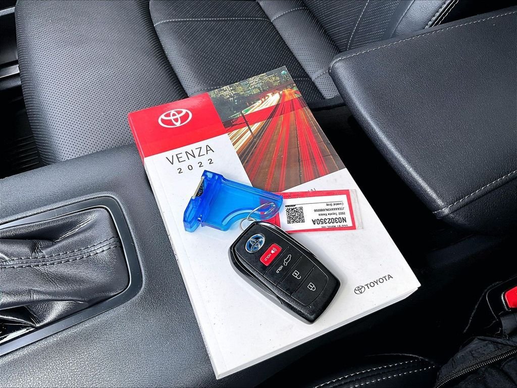 Certified 2022 Toyota Venza Limited w/ Advanced Technology Package AWD/4WD image 30