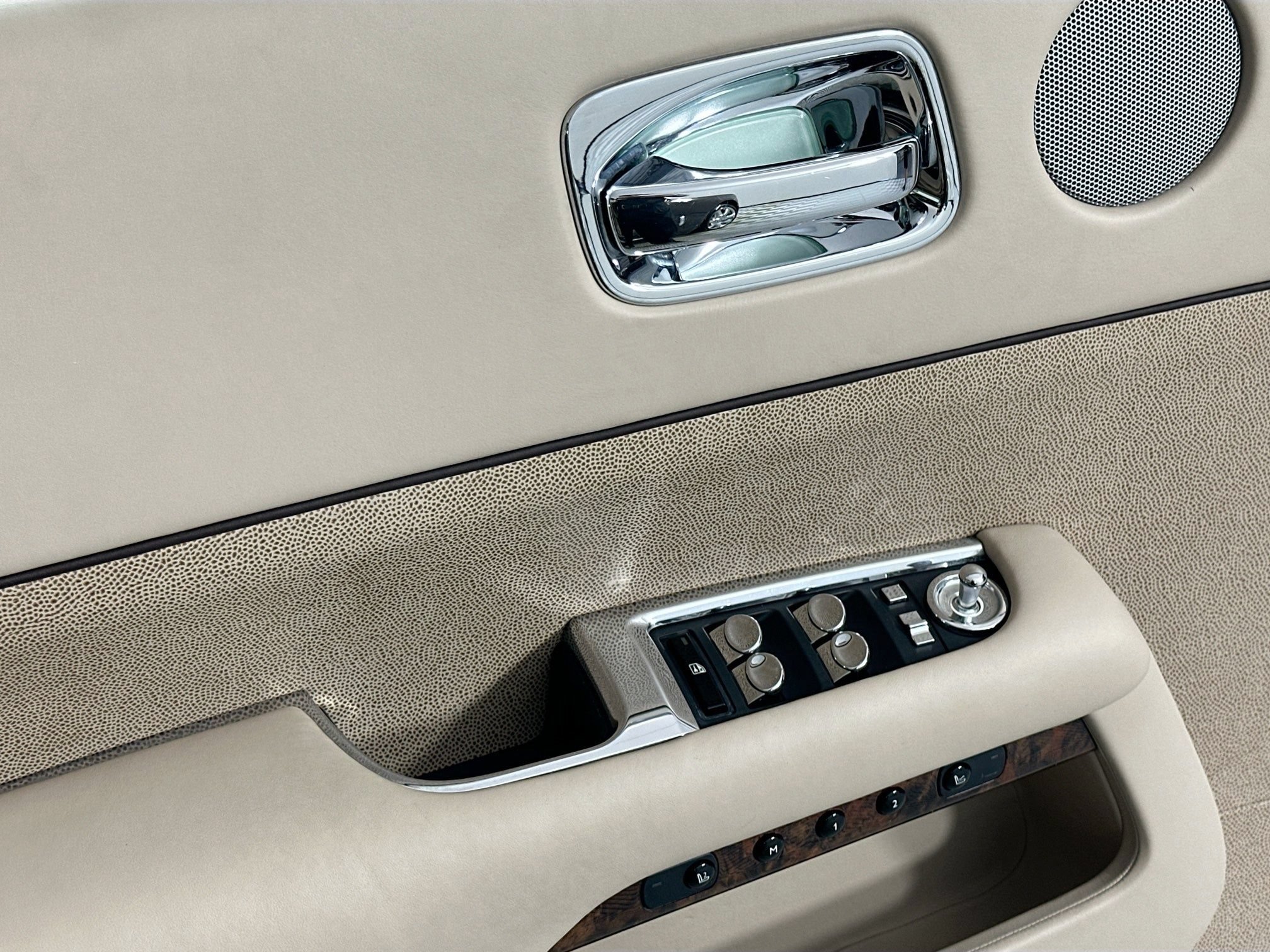 Certified 2015 Rolls-Royce Wraith RWD image 17