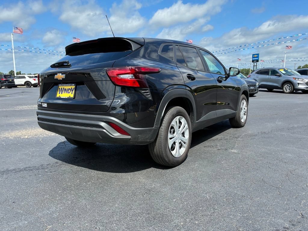 Used 2026 Chevrolet Trax LS w/ Driver Confidence Package FWD image 6