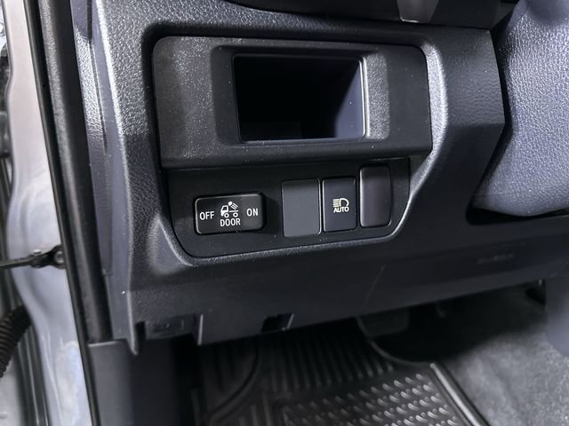Used 2019 Toyota Tacoma SR5 RWD image 18