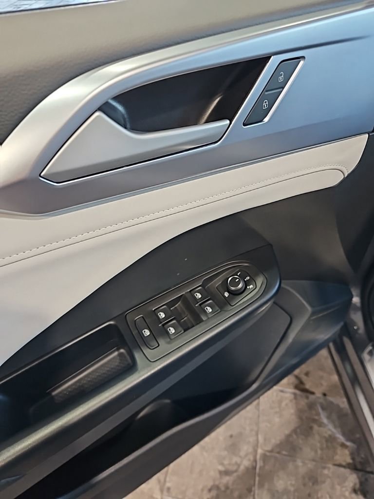 New 2026 Volkswagen Taos SE AWD/4WD image 25