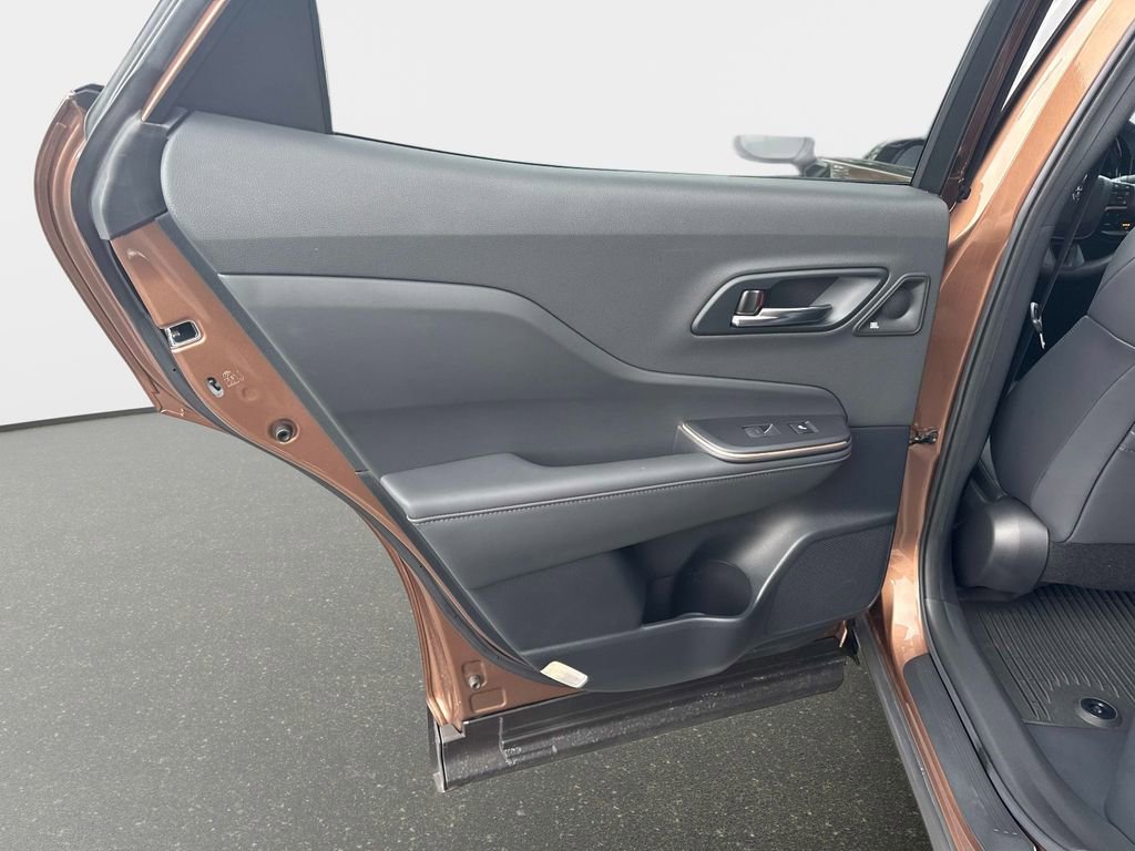 Used 2023 Toyota Crown Platinum image 9