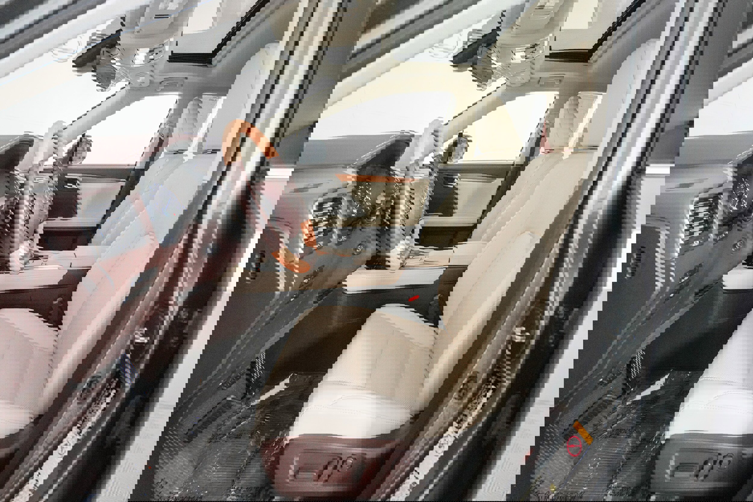 Certified 2020 Lexus RX 350 AWD w/ Premium Package image 9