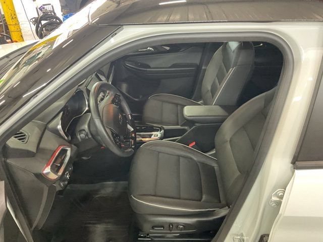 Used 2023 Chevrolet TrailBlazer RS w/ Convenience Package AWD/4WD image 20