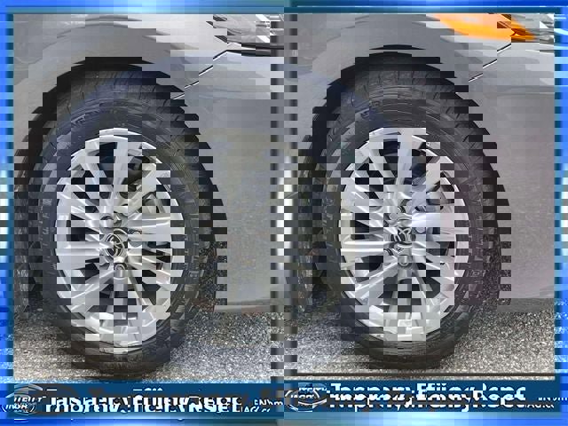 Used 2023 Toyota Camry LE image 9