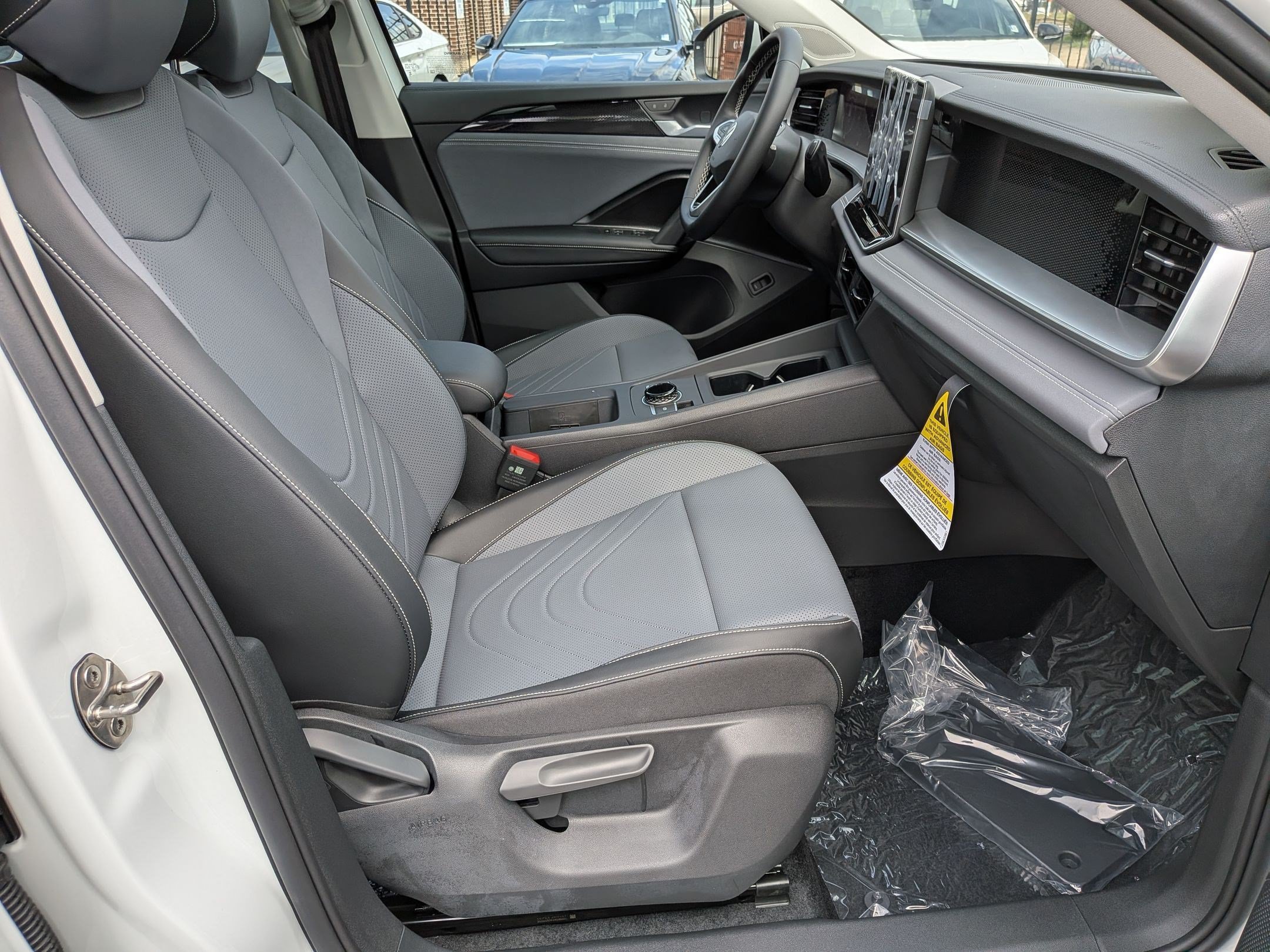 New 2026 Volkswagen Tiguan SE FWD image 35