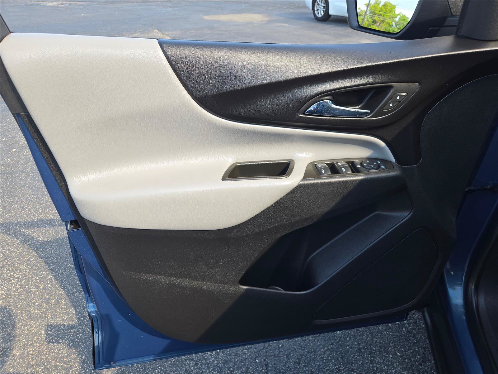Used 2024 Chevrolet Equinox LS w/ LS Convenience Package FWD image 21