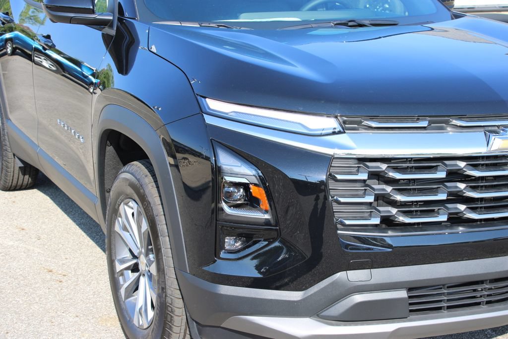 New 2026 Chevrolet Equinox LT w/ Convenience Package II AWD/4WD image 3