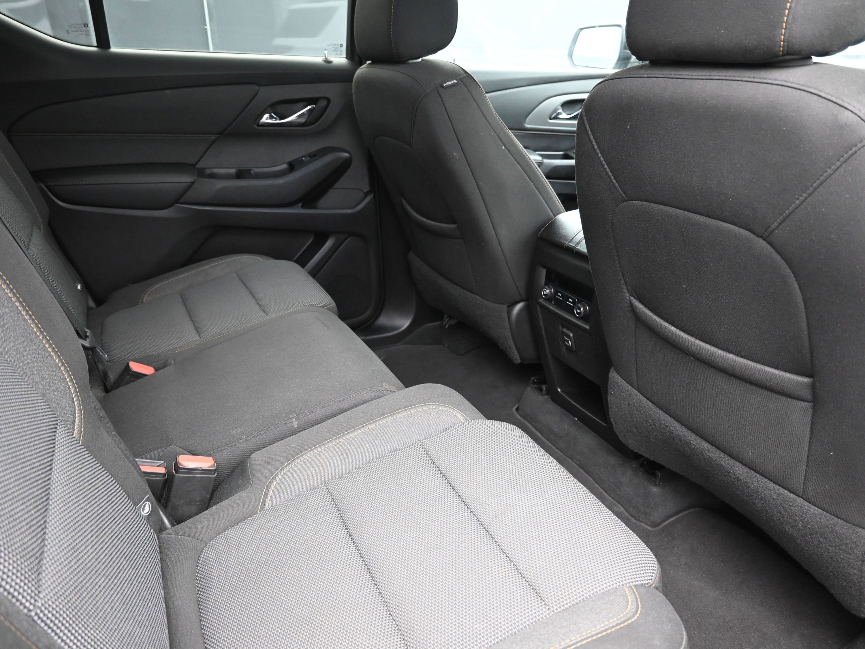 Used 2021 Chevrolet Traverse LT w/ LPO, Blackout Package image 24