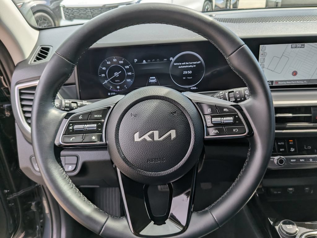 Certified 2026 Kia Seltos EX w/ EX Sunroof Package FWD image 29