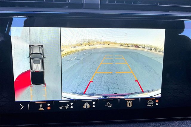 Used 2025 GMC Sierra 1500 AT4 w/ AT4 Premium Package image 15