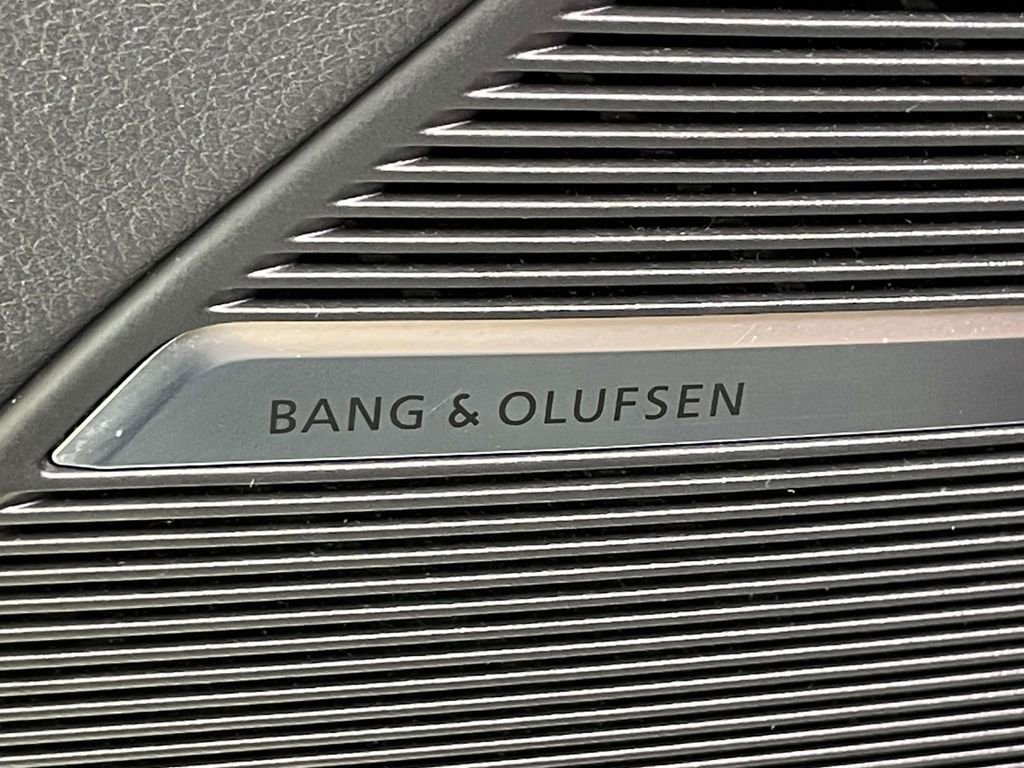 Used 2020 Audi Q8 Prestige w/ Prestige Package image 37