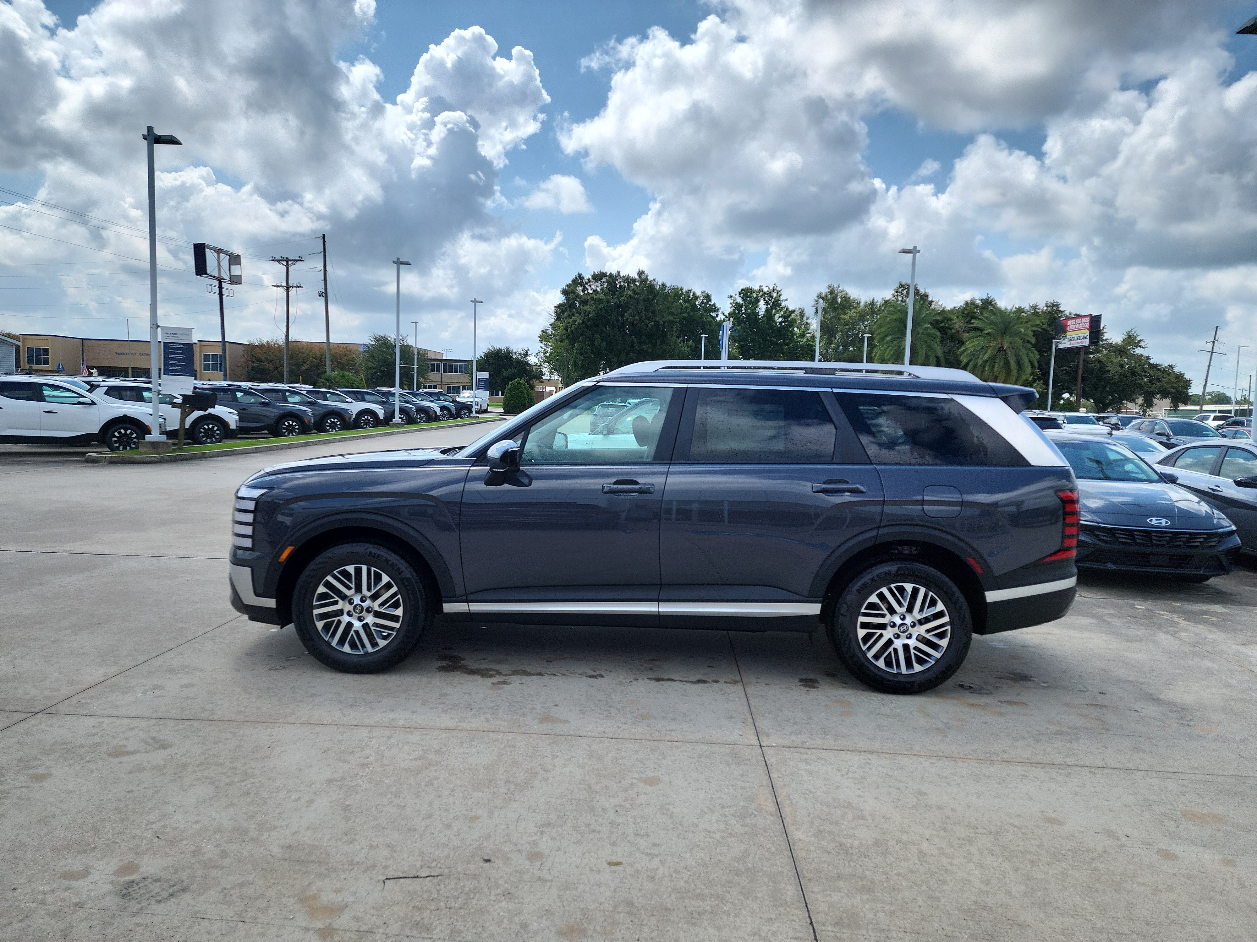 New 2027 Hyundai Palisade SEL FWD image 4