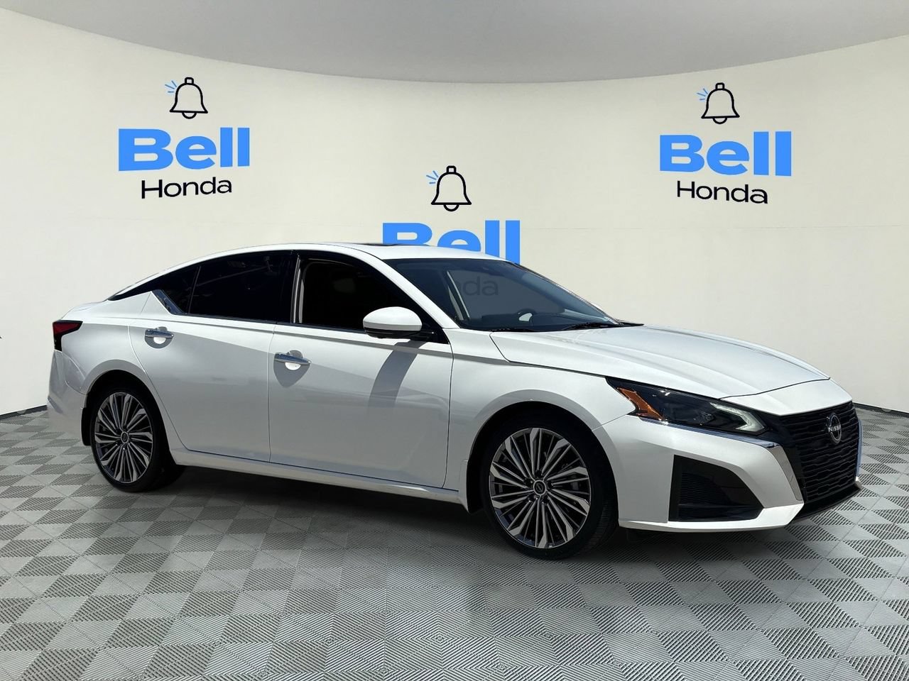Used 2024 Nissan Altima 2.5 SL FWD image 6